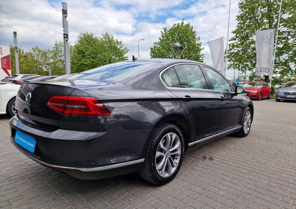 Volkswagen Passat cena 89900 przebieg: 119594, rok produkcji 2018 z Łódź małe 781